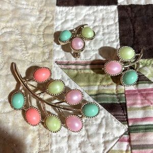 CANDYLAND Vintage Brooch & Clip on Earrings by Sarah Coventry 1973